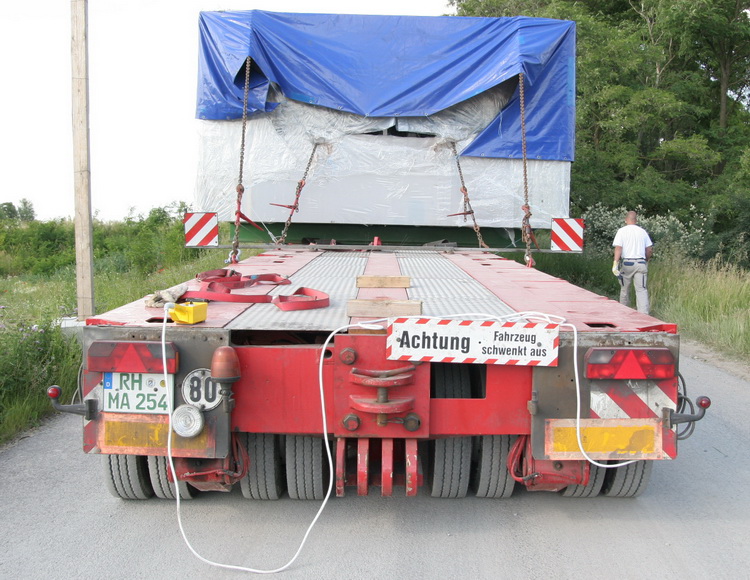 Markewitsch beim Transport einer Presse