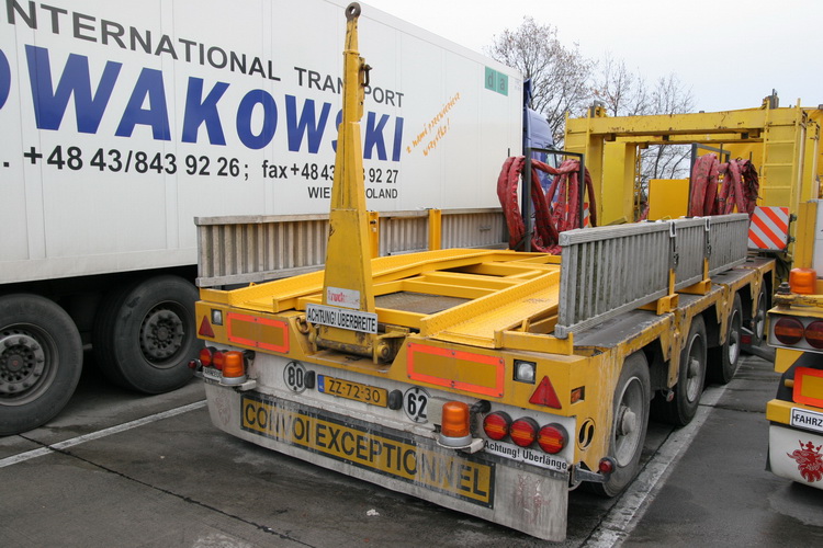 Transportfahrzeuge f&uuml;r Windenergieanlagen von Rijksen - Copyright: www.olli80.de