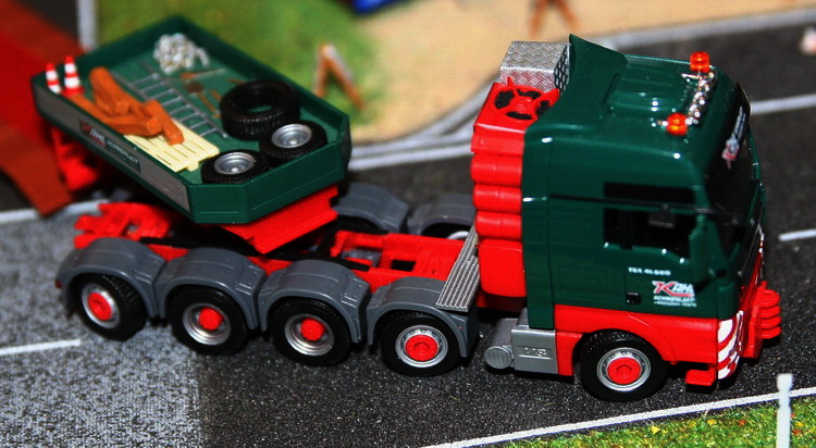 Frank Hadel: Mammoet Sattelzug - Copyright: www.olli80.de