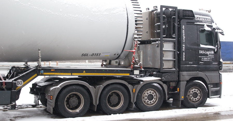 TAS-Logistik MB Actros mit Nooteboom Super Wing Carrier - Copyright: www.olli80.de