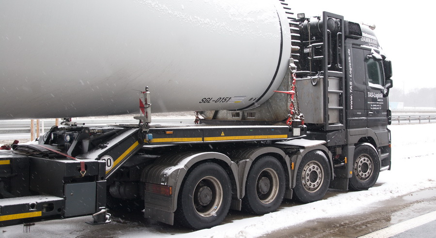 TAS-Logistik MB Actros mit Nooteboom Super Wing Carrier  - Copyright: www.olli80.de