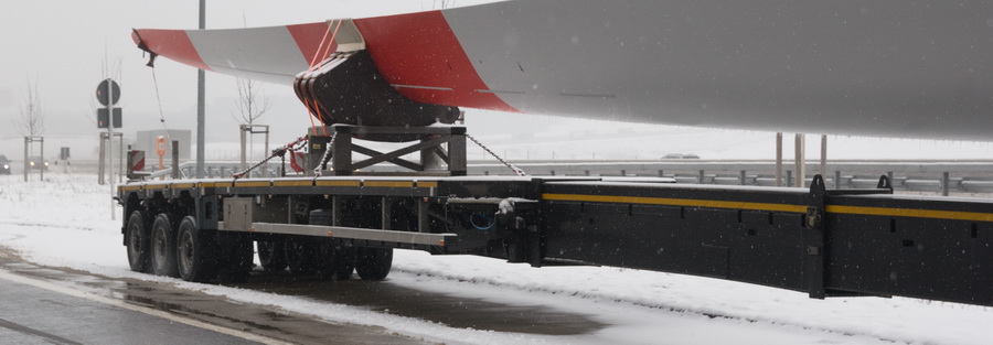 TAS-Logistik MB Actros mit Nooteboom Super Wing Carrier - Copyright: www.olli80.de