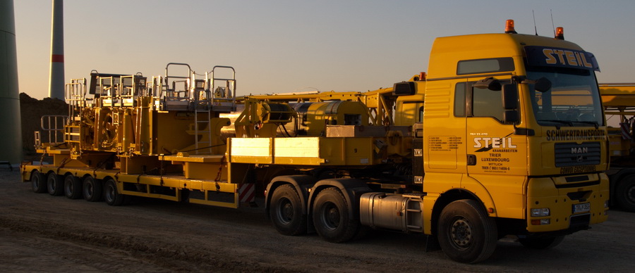 Steil MAN TGA mit Semiauflieger - Copyright: www.olli80.de