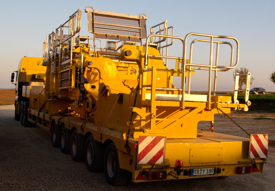 Steil MAN TGA mit Semiauflieger - Copyright: www.olli80.de