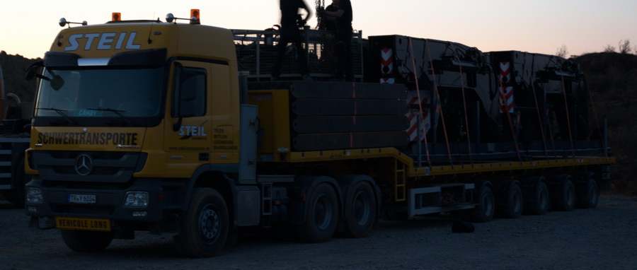 Steil MB Actros 2660 mit Nooteboom-Auflieger - Copyright: www.olli80.de