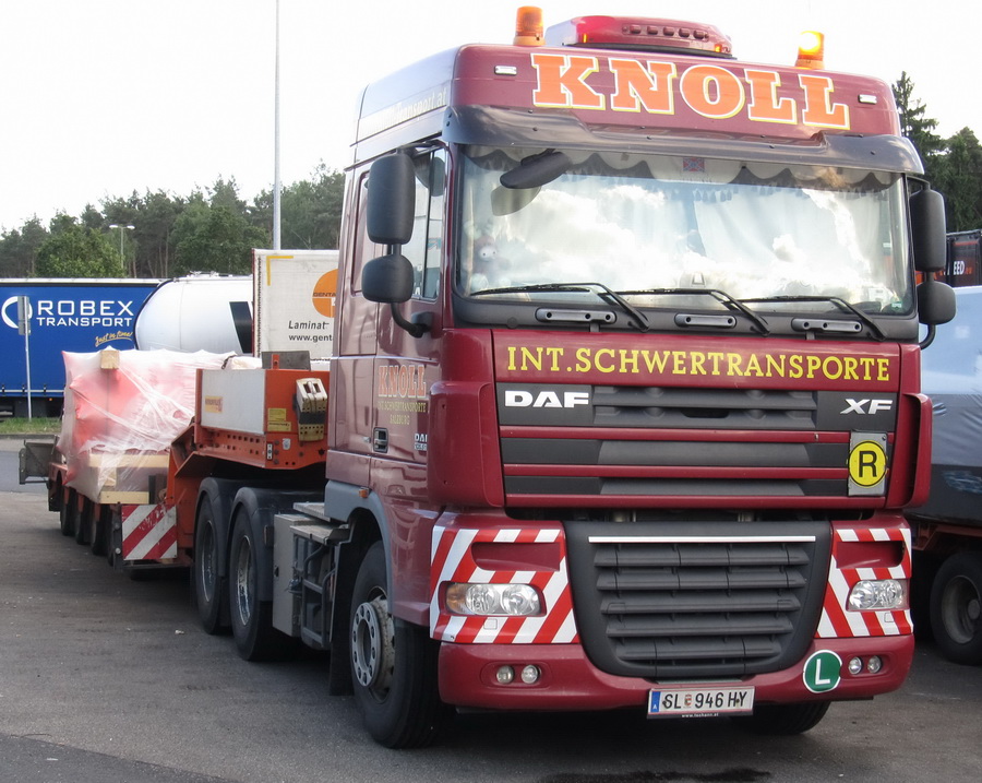 Knoll DAF XF mit Faymonville Semiauflieger - Copyright: www.olli80.de