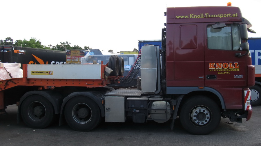 Knoll DAF XF mit Faymonville Semiauflieger - Copyright: www.olli80.de