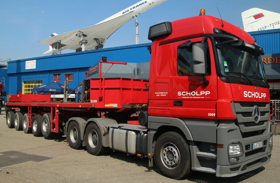 Scholpp Actros mit Faymonville Ballastauflieger - Copyright: www.olli80.de