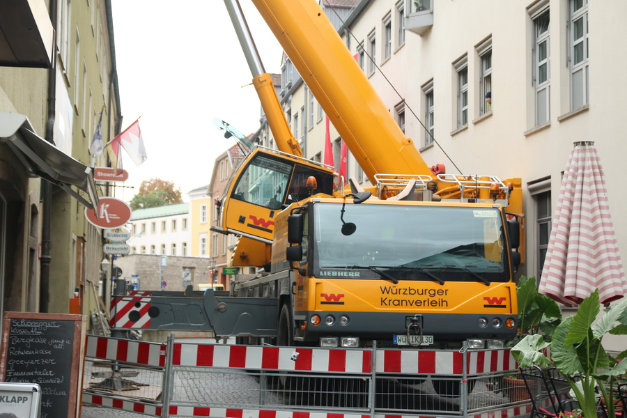 Liebherr LTM 1130-5.1 Würzburger Kranverleih - Copyright: www.olli80.de