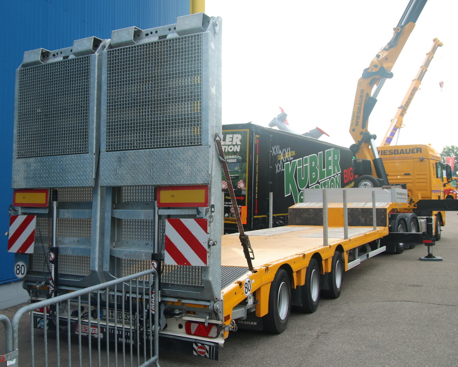 Wiesbauer MAN TGX mit Ladekran und Semiauflieger - Copyright: www.olli80.de