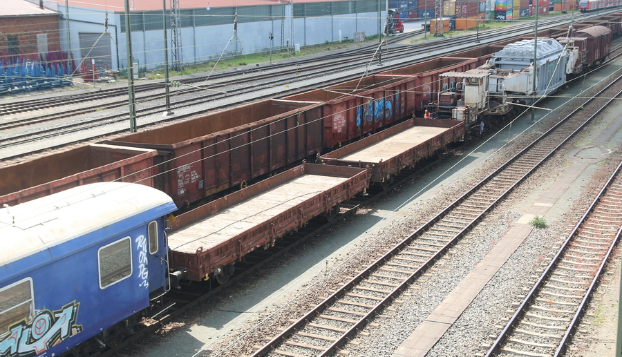 Trafotransport mit Tragschnabelwaggon Uaai 831 - Copyright: www.olli80.de