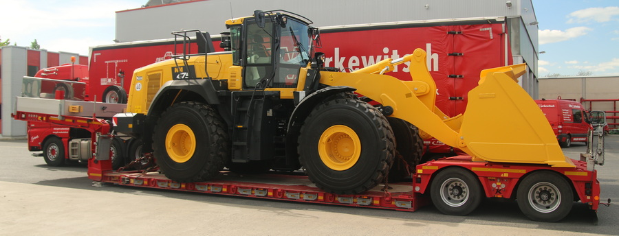 Gebr. Markewitsch Kässbohrer Auflieger mit Komatsu WA 475 - Copyright: www.olli80.de