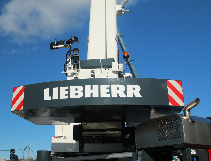 Bauma 2022 - Liebherr LRT 1090-2.1 Gegengewicht - Copyright: www.olli80.de