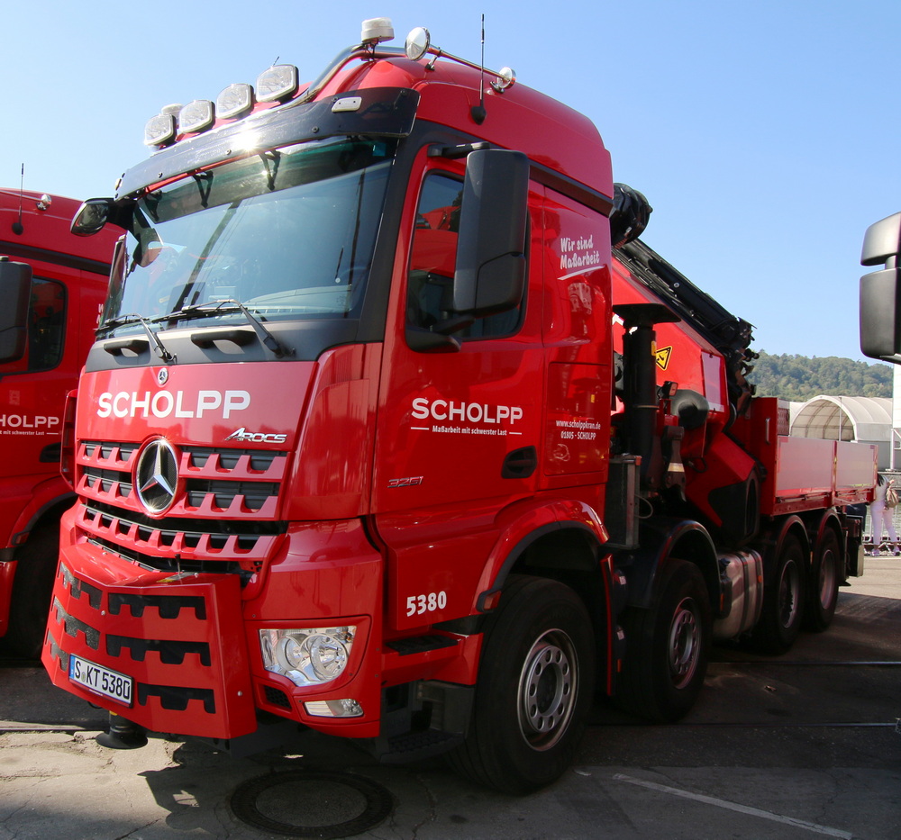 Scholpp Arocs 3251 mit Ladekran - Copyright: www.olli80.de