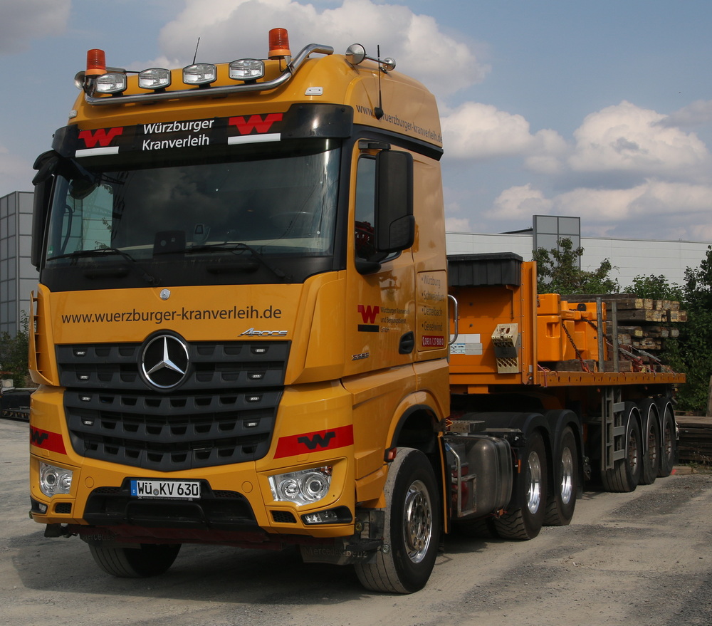W&uuml;rzburger Kranverleih MB Arocs 3363 - Copyright: www.olli80.de