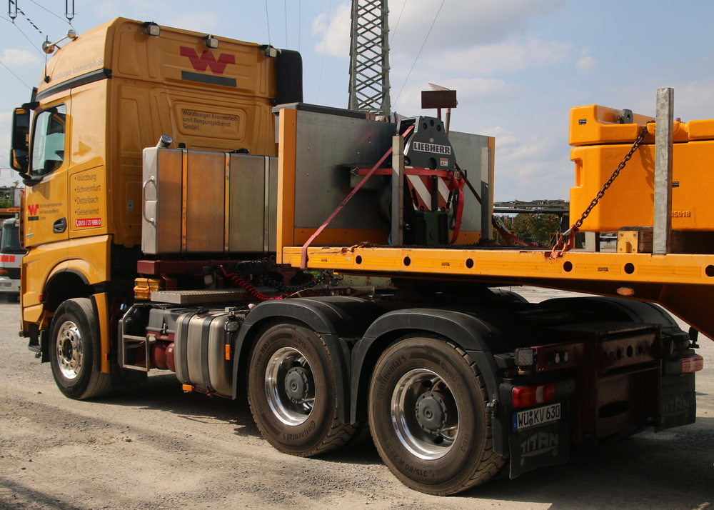 W&uuml;rzburger Kranverleih MB Arocs 3363 - Copyright: www.olli80.de