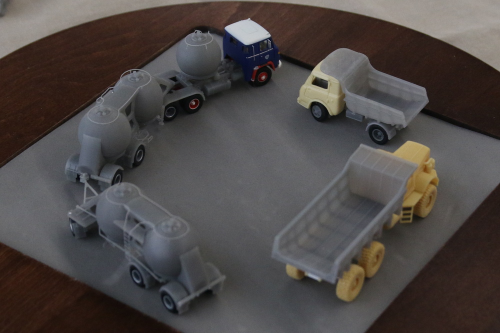 Robert Englert: LKW-Aufbauten - Copyright: www.olli80.de