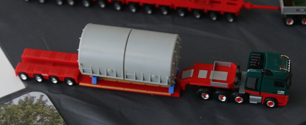 Daniel Karlshaus: Beh&auml;ltertransport - Copyright: www.olli80.de