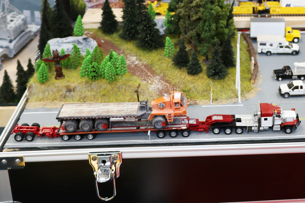 Jürgen Heinrich - Transport eines Ölfeldfahrzeugs - Copyright: www.olli80.de