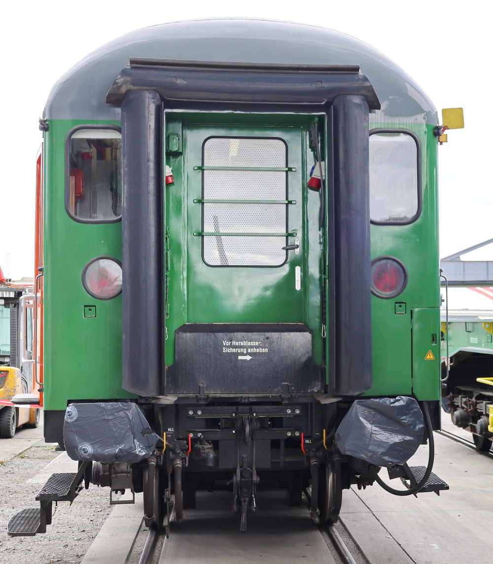 Kübler-Heavy-Rail 55 80 99-43 015-6 Dienst ümh - Copyright: www.olli80.de